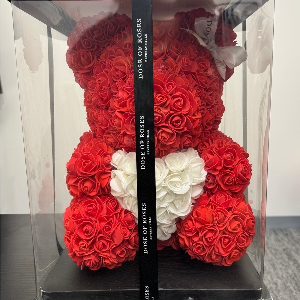 Dose of Roses Beverly Hills Valentines Day Red Rose Bear Heart Luxury Gift Box